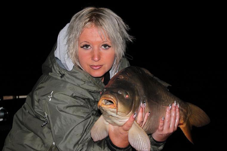 girls fishing 2 - 692365961038404174271768306619n.jpg